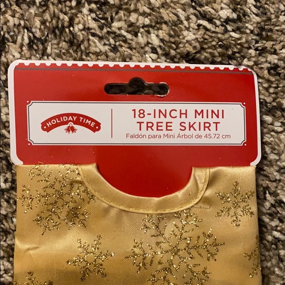 18” Mini Tree Skirt - Picture 2 of 3